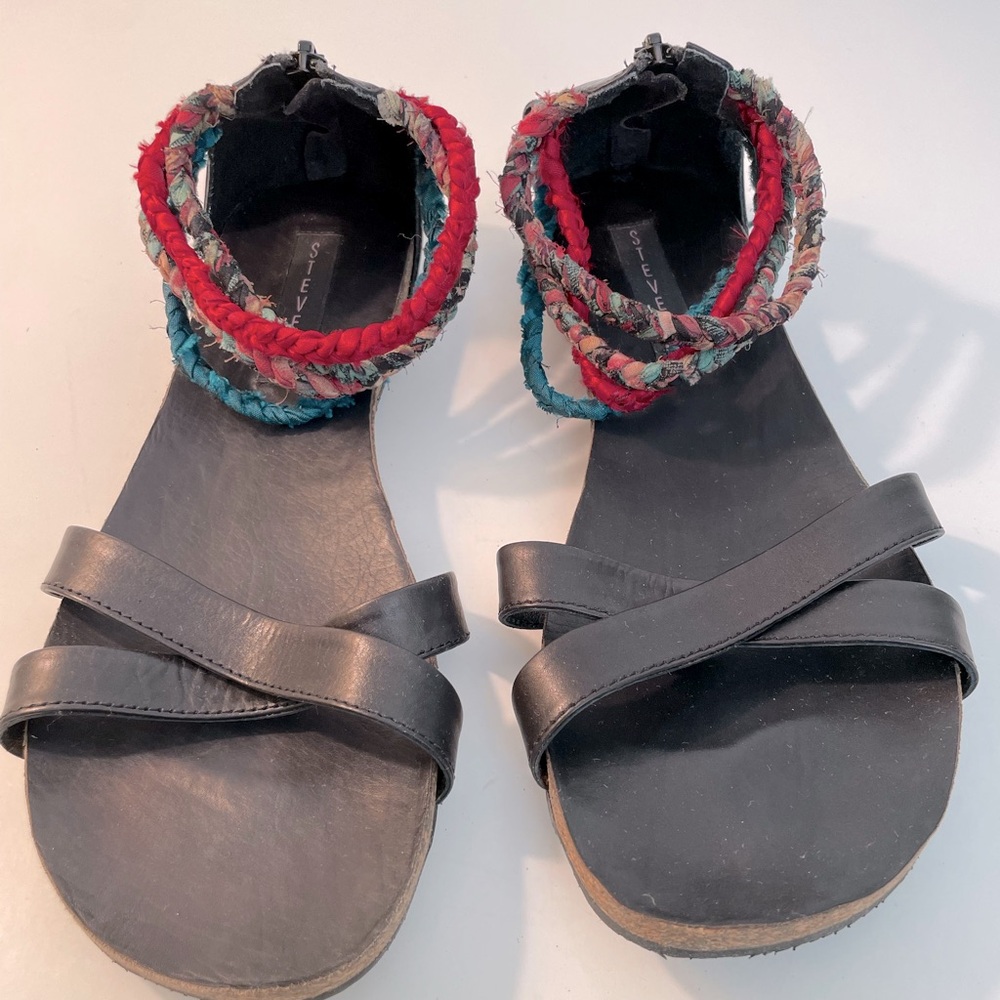 NWOT Steve Madden Sandals Size 10.